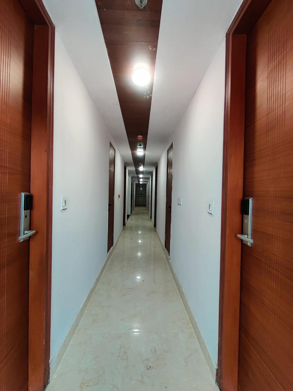 Pk Boutique Hotel Нойда Экстерьер фото