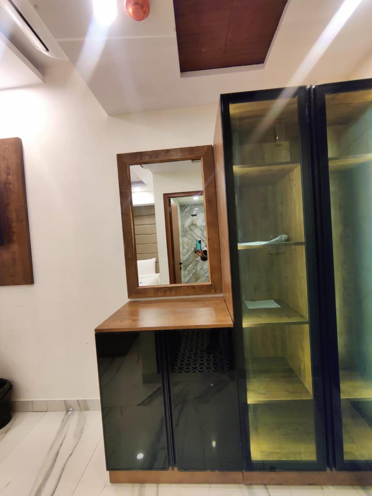 Pk Boutique Hotel Нойда Экстерьер фото