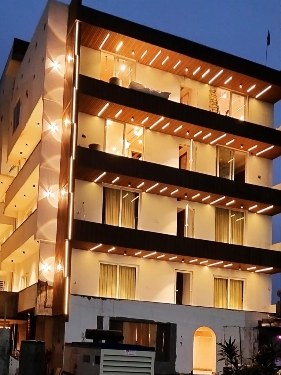 Pk Boutique Hotel Нойда Экстерьер фото