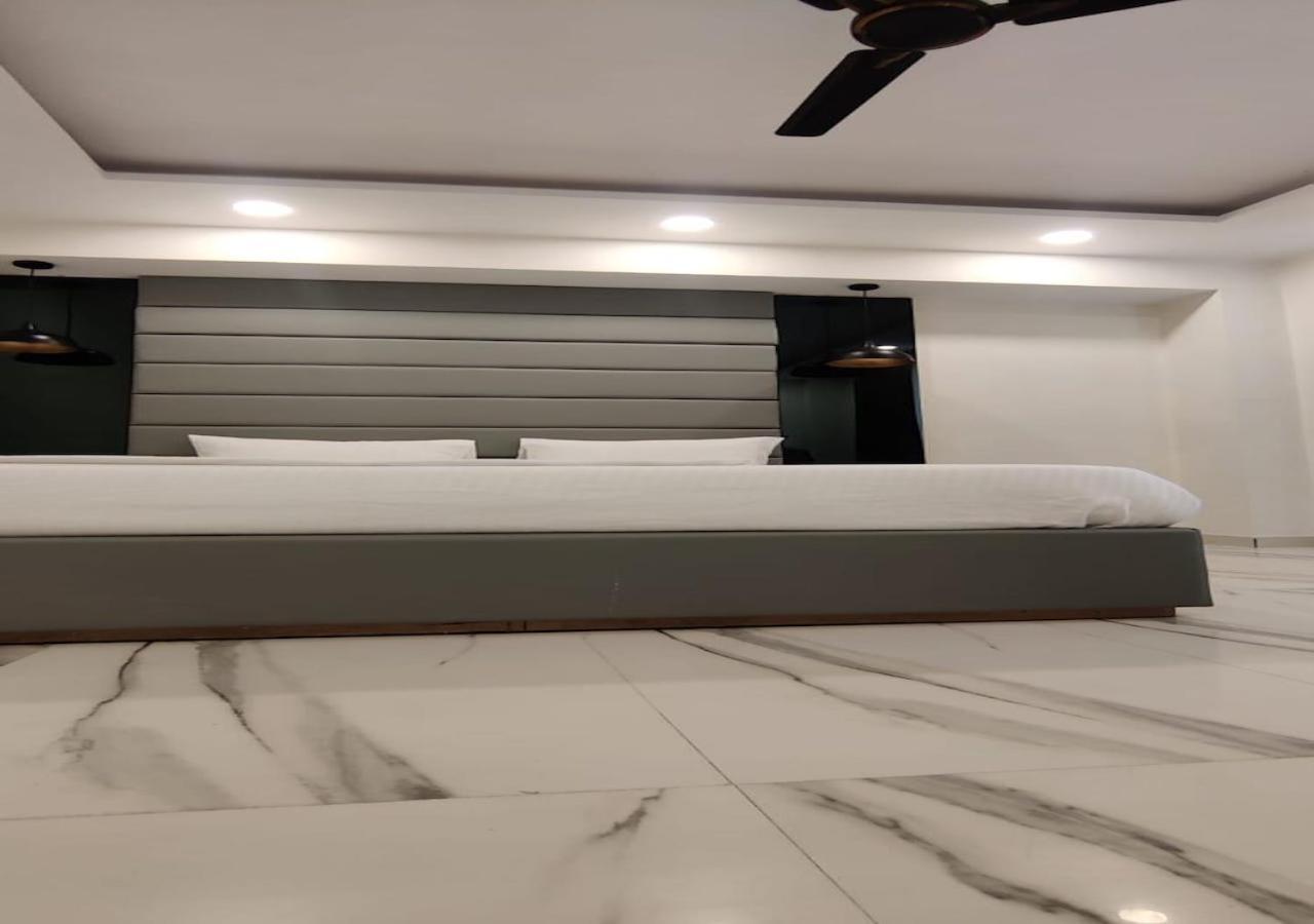 Pk Boutique Hotel Нойда Экстерьер фото