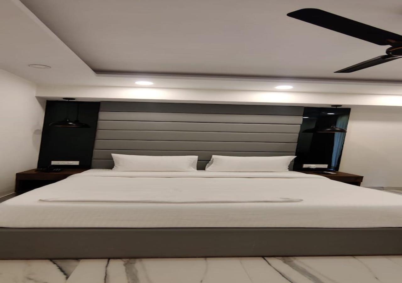 Pk Boutique Hotel Нойда Экстерьер фото