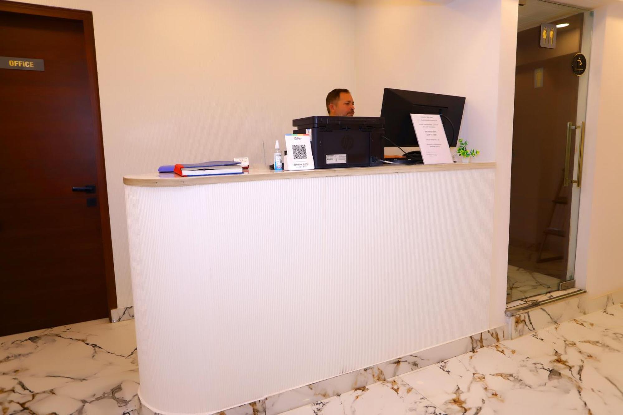 Pk Boutique Hotel Нойда Экстерьер фото