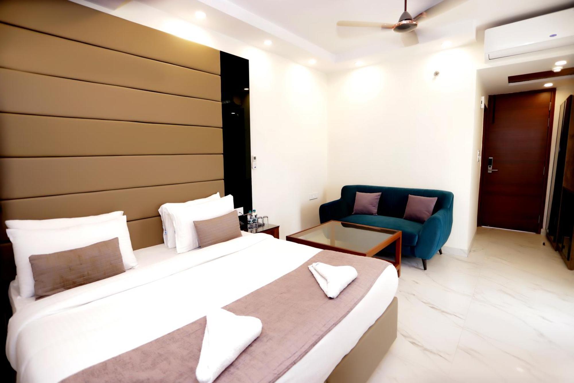 Pk Boutique Hotel Нойда Экстерьер фото