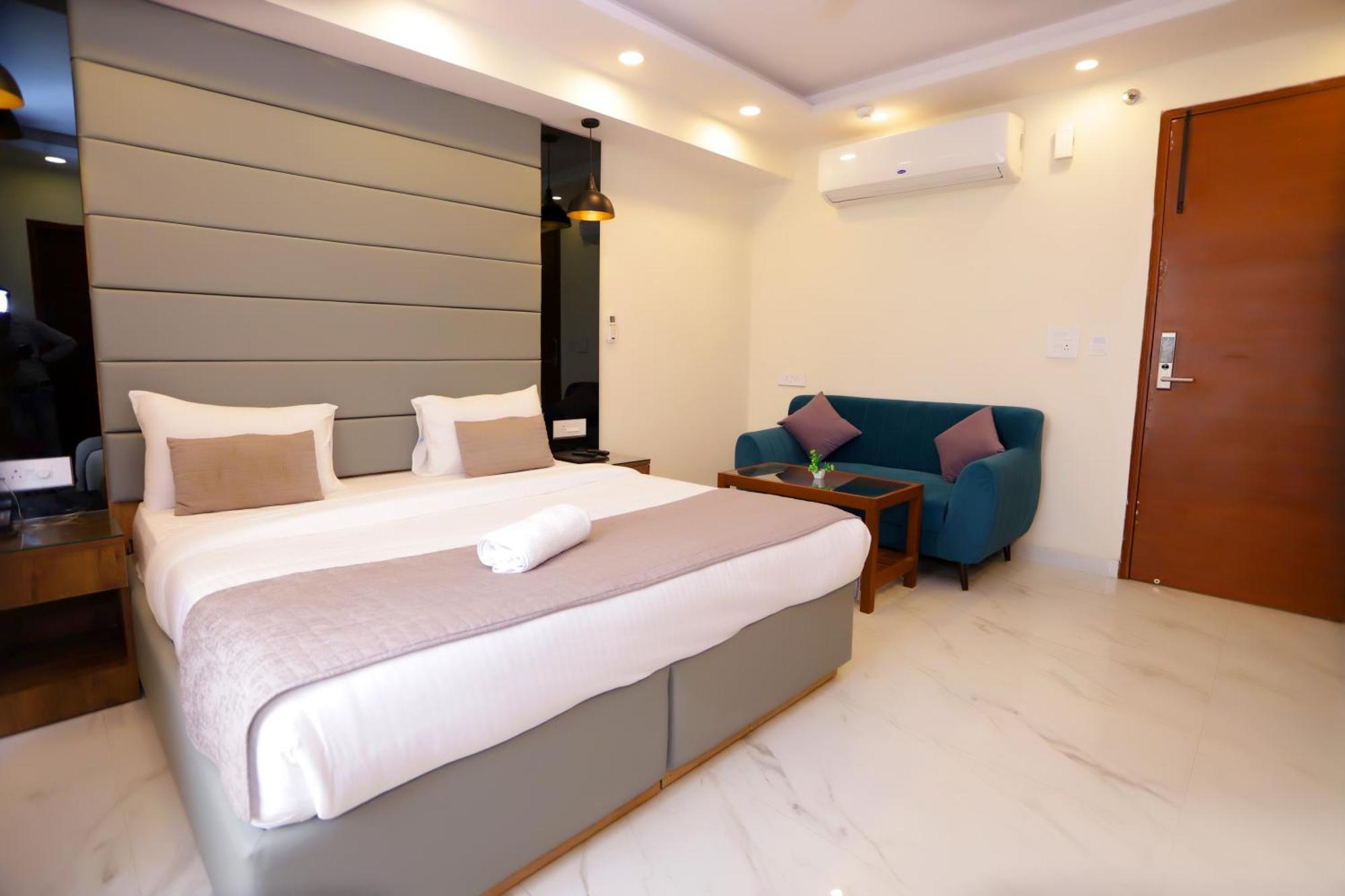 Pk Boutique Hotel Нойда Экстерьер фото