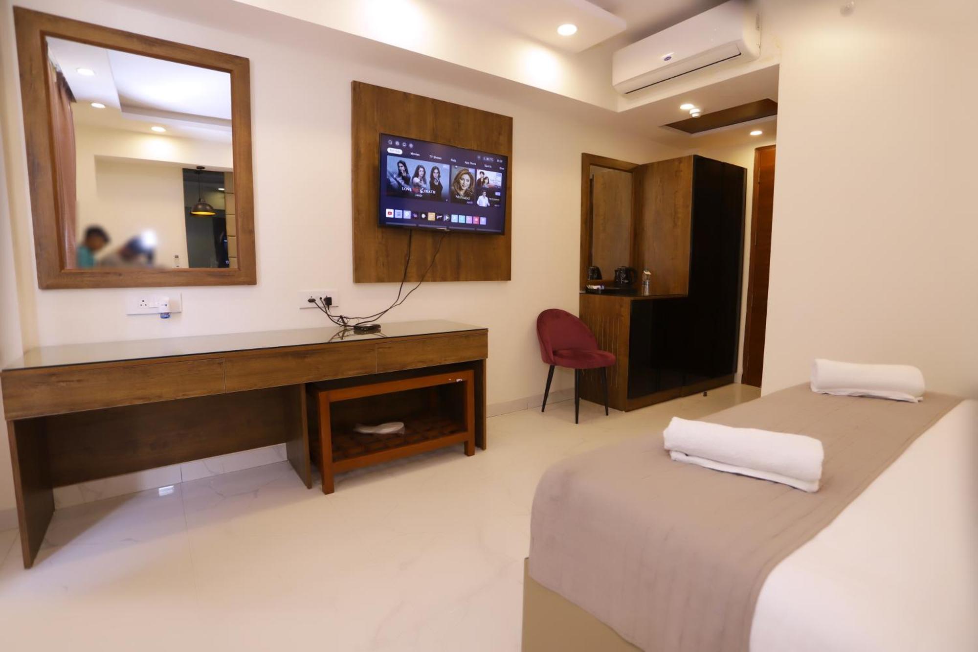 Pk Boutique Hotel Нойда Экстерьер фото